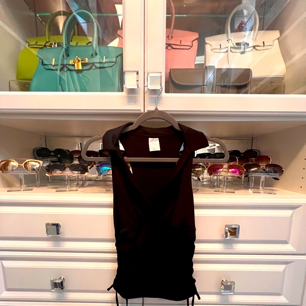 NWOT - sleeveless v-neck collared shirt